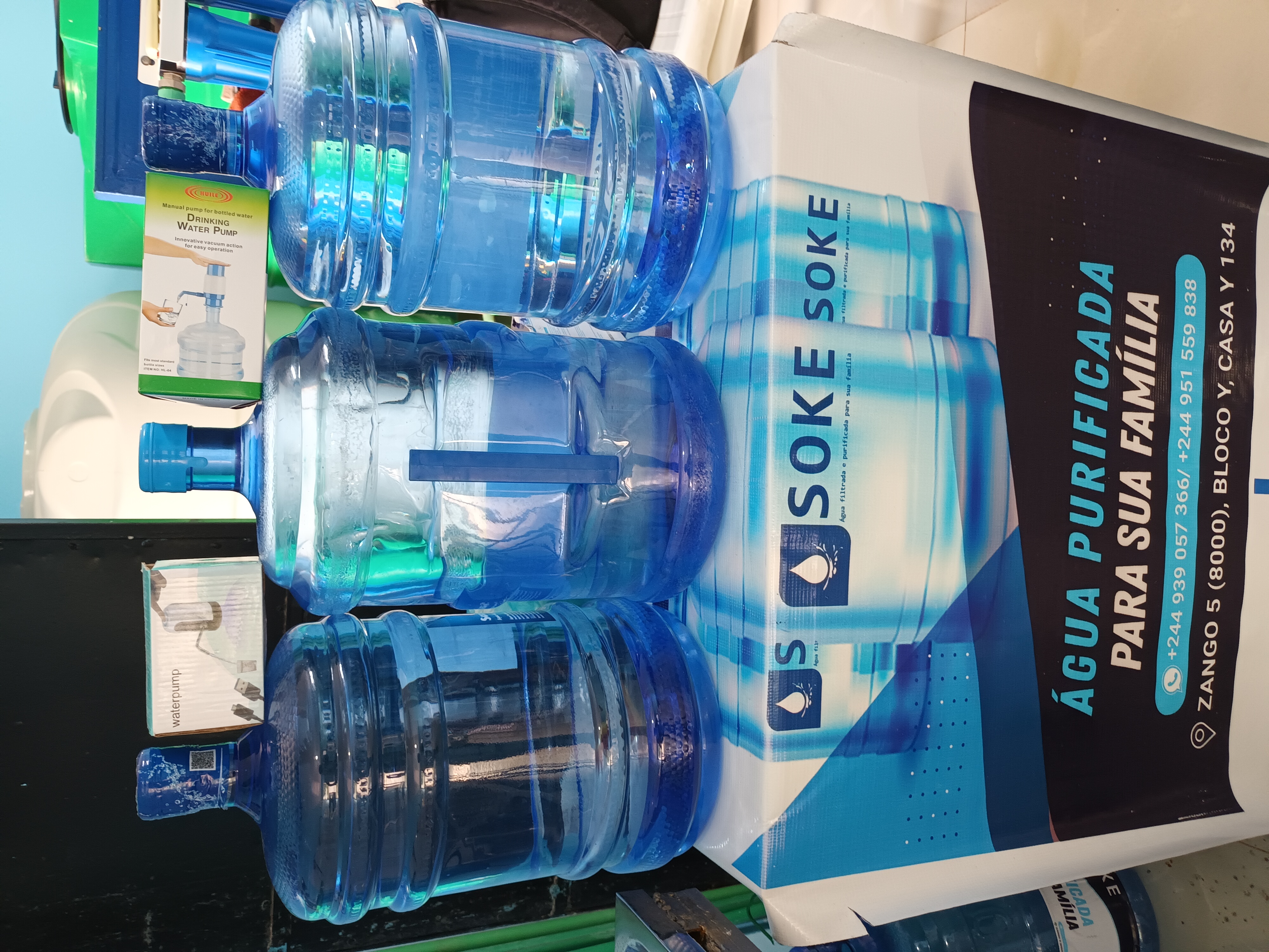 Bidons cheios com pega e sem pega.